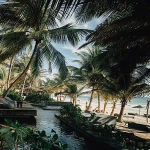 nomade-tulum.quintano-roohotels.com/