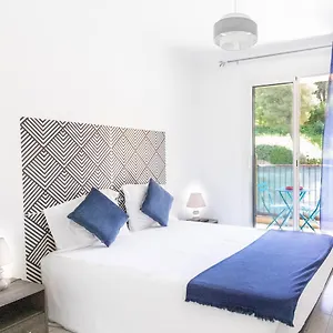 https://les-mimosas-roquebrune-cap-martin.fr-provencehotel.com